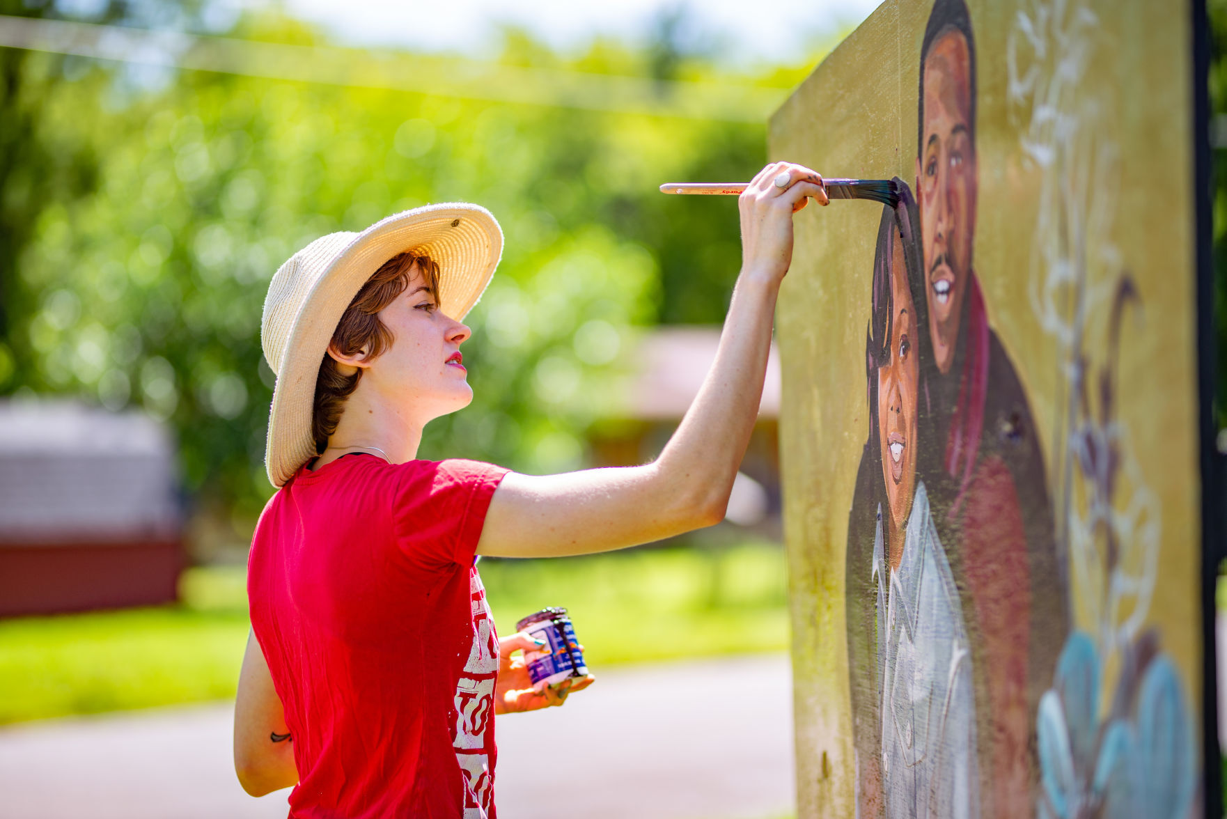 'Everybody has to speak' - Artist paints Breonna Taylor mural